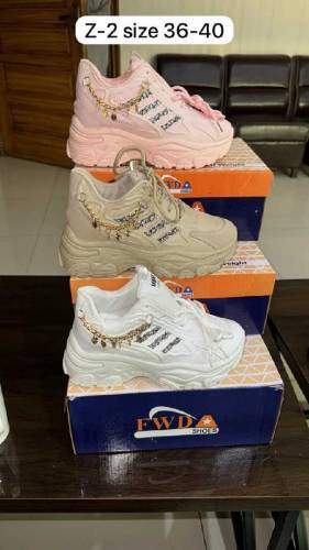 FWD sports shoes 