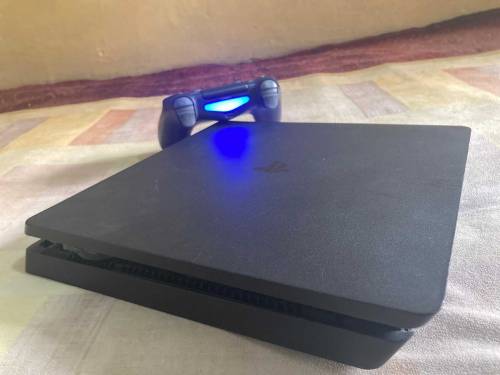 PS4 SLIM 1 TB