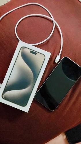 iPhone 15 Pro Max HK