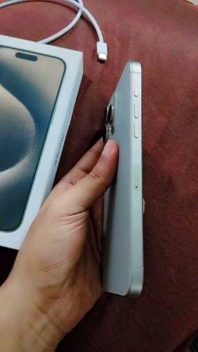 iPhone 15 Pro Max HK