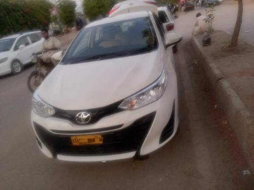 Toyota Yaris 2021   (03242160008)dm call Whatsapp