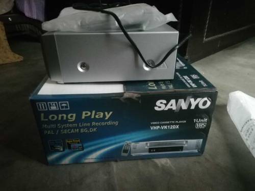 vcr new box pak hn lyna hn to is num py rabta kro 03190237886