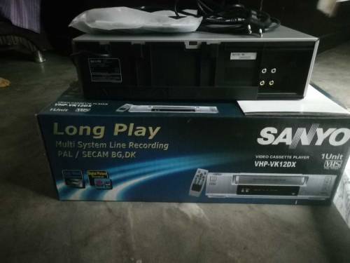 vcr new box pak hn lyna hn to is num py rabta kro 03190237886