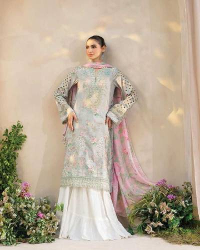 HEAVY EMBROIDERY LAWN SUIT