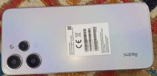 mobile phone sell set is clear and used only 7 months 