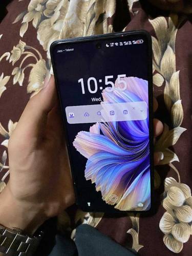 camon20 with 7 month warrenty 16/256gb stretch less