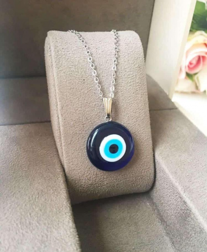 chain locket 