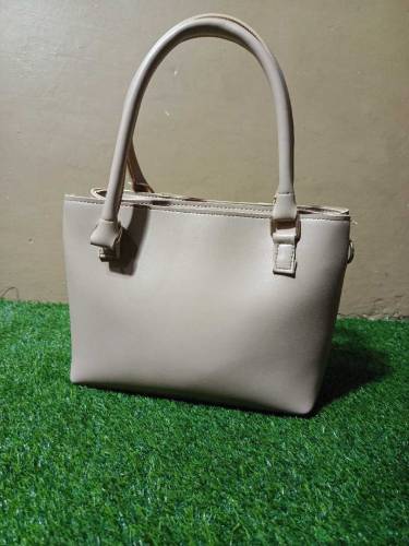 Ladies hand bag👜