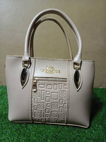 Ladies hand bag👜