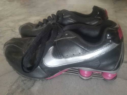 NIKE Shox