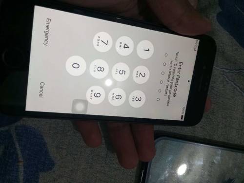Apple iPhone 7 