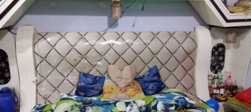 bedroom complete set urgent sale due to shifting 