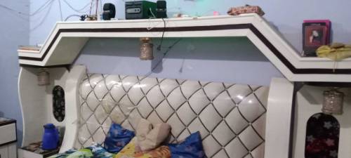 bedroom complete set urgent sale due to shifting 