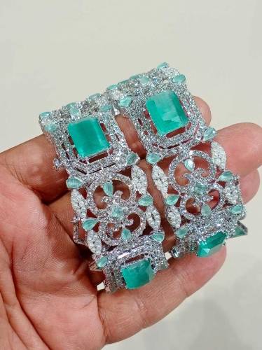 3 colors available 2.6 openable bangles 