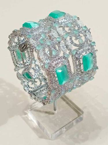 3 colors available 2.6 openable bangles 