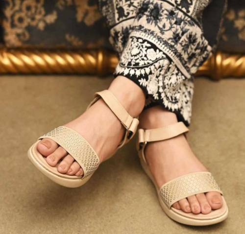 •  Material: Synthetic Leather•  Pattern: Plain•  Gender: Women's•  Av