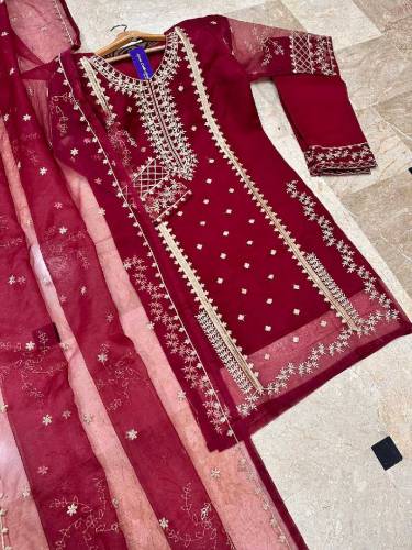 Unstitched lawn suits 