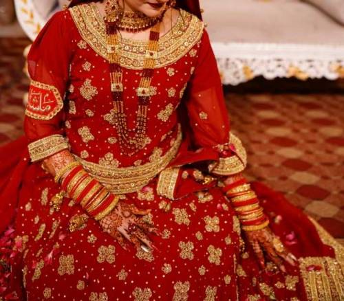 bridal dress with jewellery