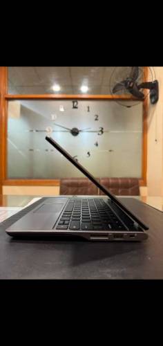 Acer laptop 4GB and 128 SSD 11.6 display 