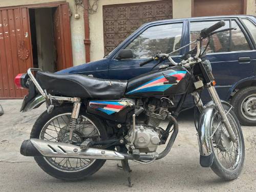 Honda 125 15 Model for sale 10 By 10 Good Condition 