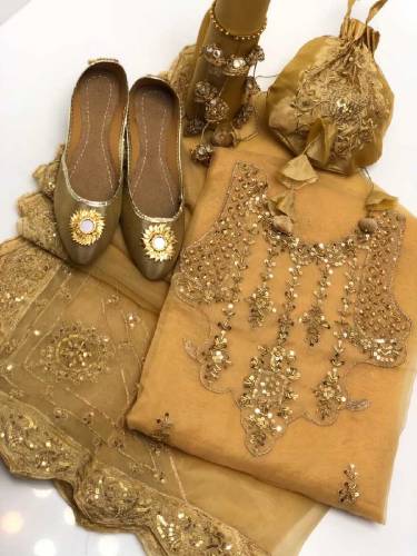 New summer women's suit with three gifts