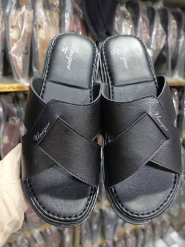 chappal hand maker
