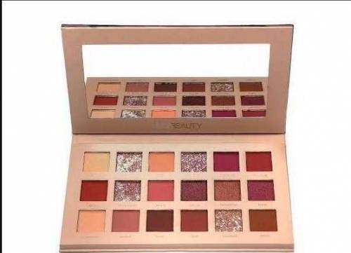 Nude eye makeup pallette kitt