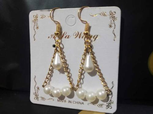 fancy pearl earring