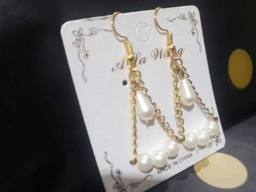 fancy pearl earring