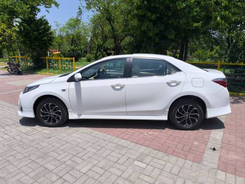 Toyota Corolla Grande X Automatic 1.8 2023