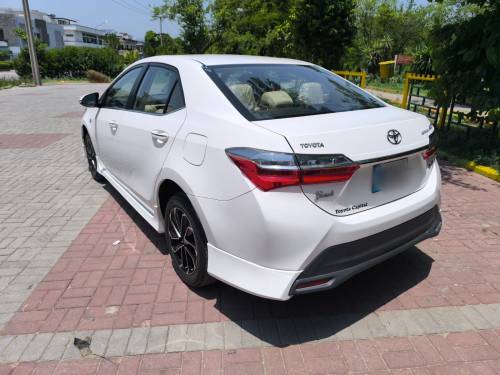 Toyota Corolla Grande X Automatic 1.8 2023