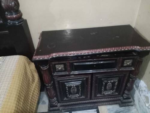 chinioti bed  asal wood. hand made desighn