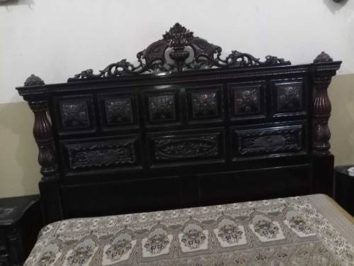 chinioti bed  asal wood. hand made desighn