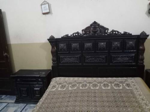 chinioti bed  asal wood. hand made desighn