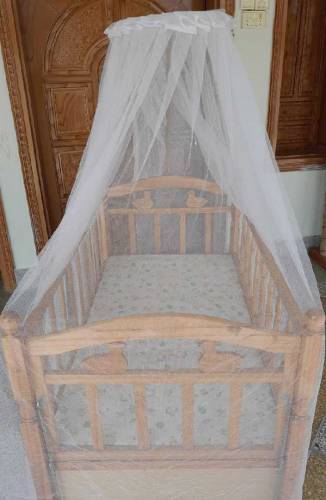 baby crib available 