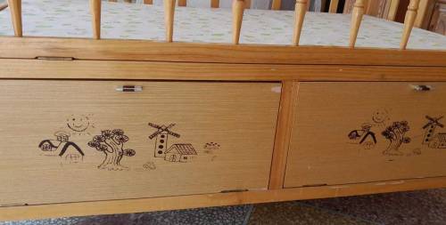 baby crib available 