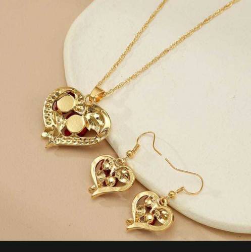 Explore Our Unique Necklace Designs for Girls