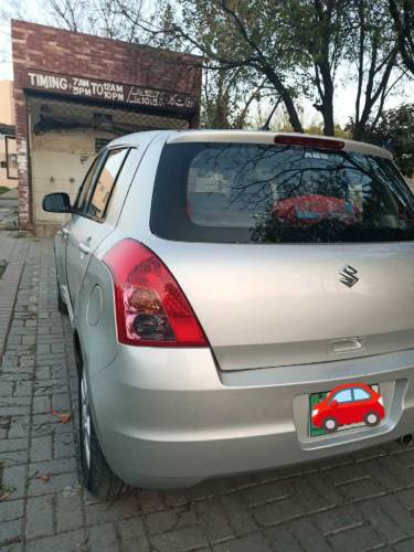 Suzuki swift dlx 1.3 Automatic Dec 2014 Model & Jan 2015 Registered 