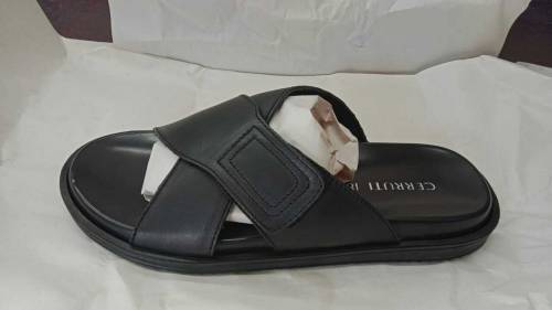 sandal n chapal of green house polo leather and soft rubber ka mal ha