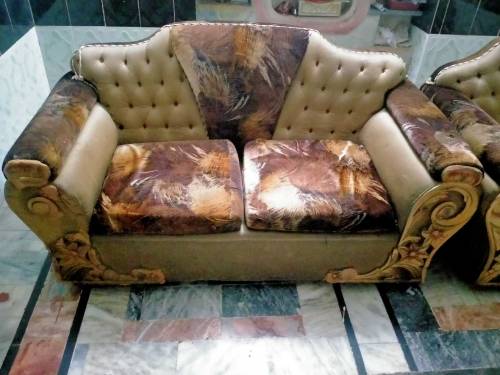 three used sofa set with affordable amount 