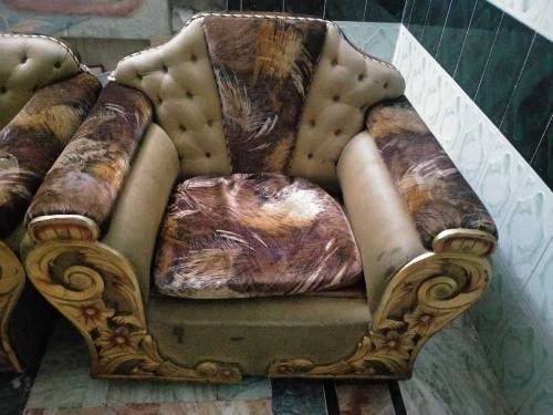 three used sofa set with affordable amount 