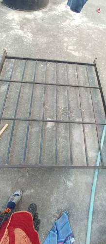 Iron bed 