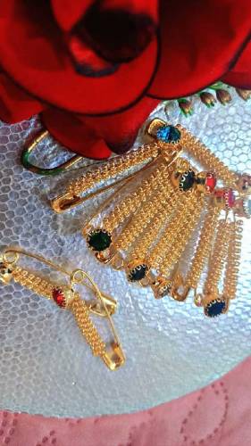 Fancy Hijab Pins 6 Pcs