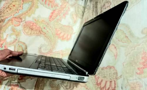 Dell latitude e5520 laptop with 128GB SSD and charger 
