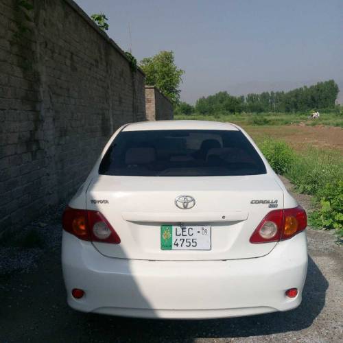car for sale Toyota Corolla 2009 model white colour