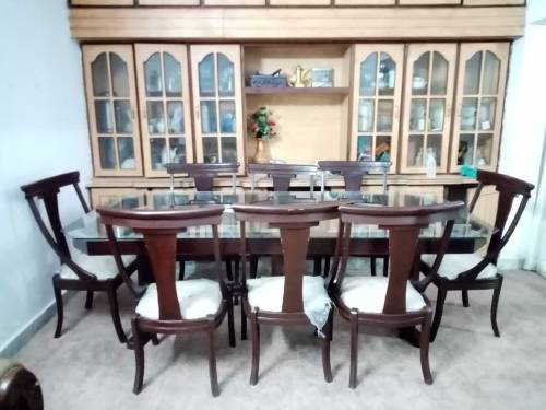 Dining table with 8 Chairs
