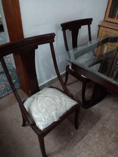 Dining table with 8 Chairs
