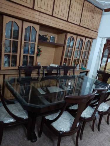 Dining table with 8 Chairs
