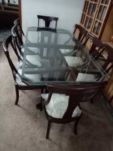 Dining table with 8 Chairs