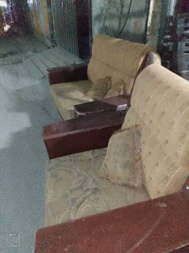 Sofa set in great condition so beautiful so good and so great sofa se